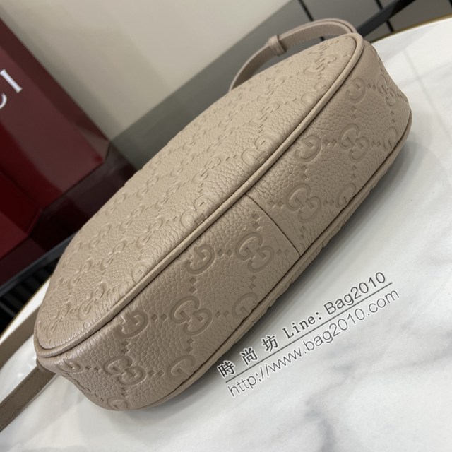 Gucci專櫃古馳最新款Emblem系列小號肩背包鏈條女包 jh2855型號：815409